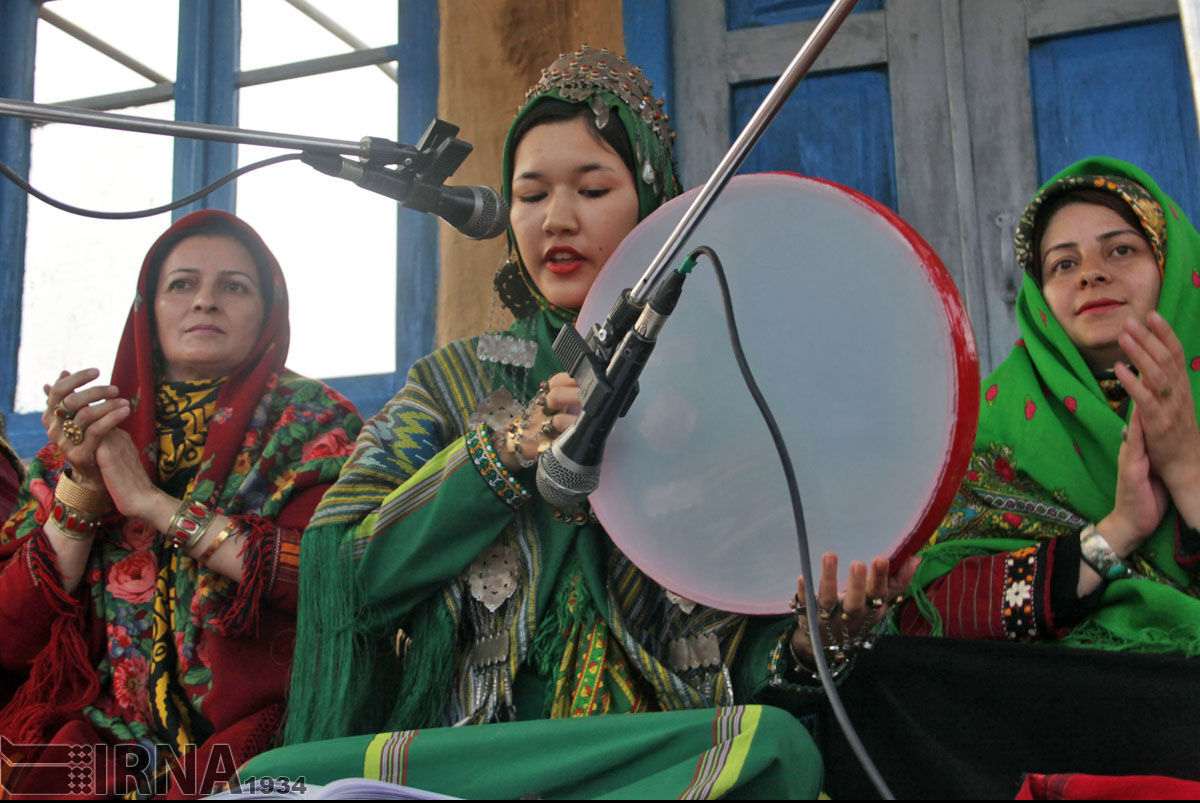 جشنواره اقوام بستر معرفی موسیقی و صنایع دستی گلستان است