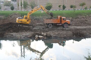 لایروبی رودخانه اترک در محدوده شیروان آغاز شد