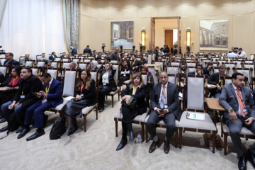 D8 : le premier jour de la visite du président de la RII, Massoud Pezeshkian, en Egypte. Décembre 2024