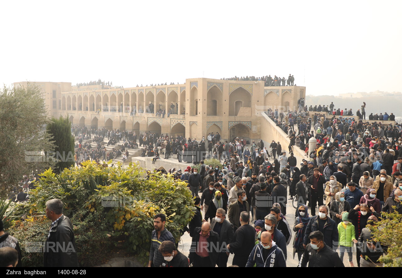 تجمع مردم و کشاورزان اصفهان در زاینده رود