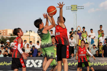 Competiciones callejeras de baloncesto y fútbol en Tabriz