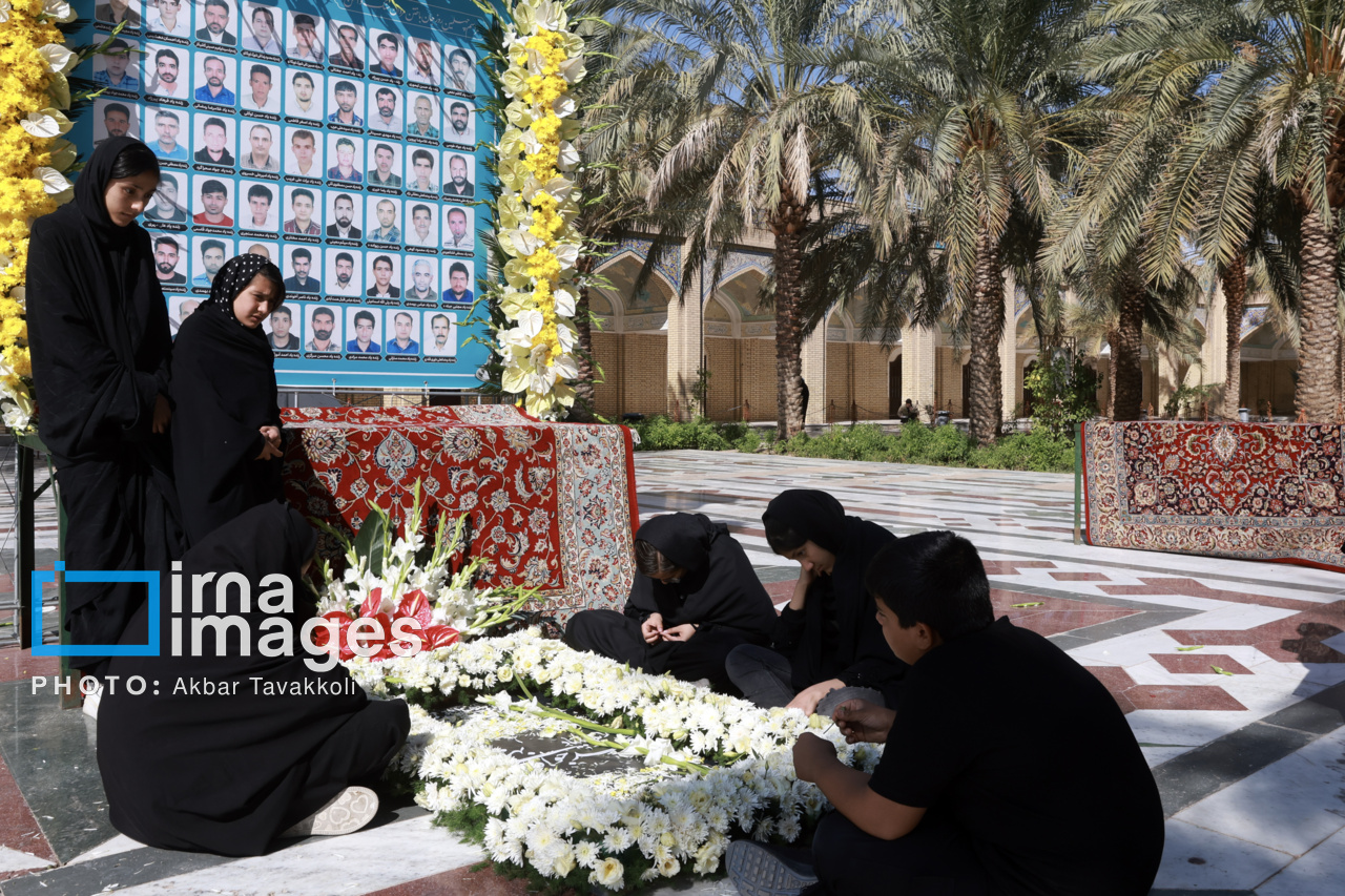 یادبود چهلمین روز درگذشت جان‌باختگان حادثه معدن طبس