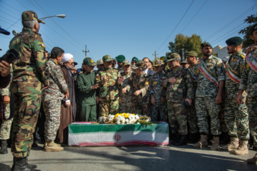 Funeral por el mártir Sayad Mansuri en Kermanshah