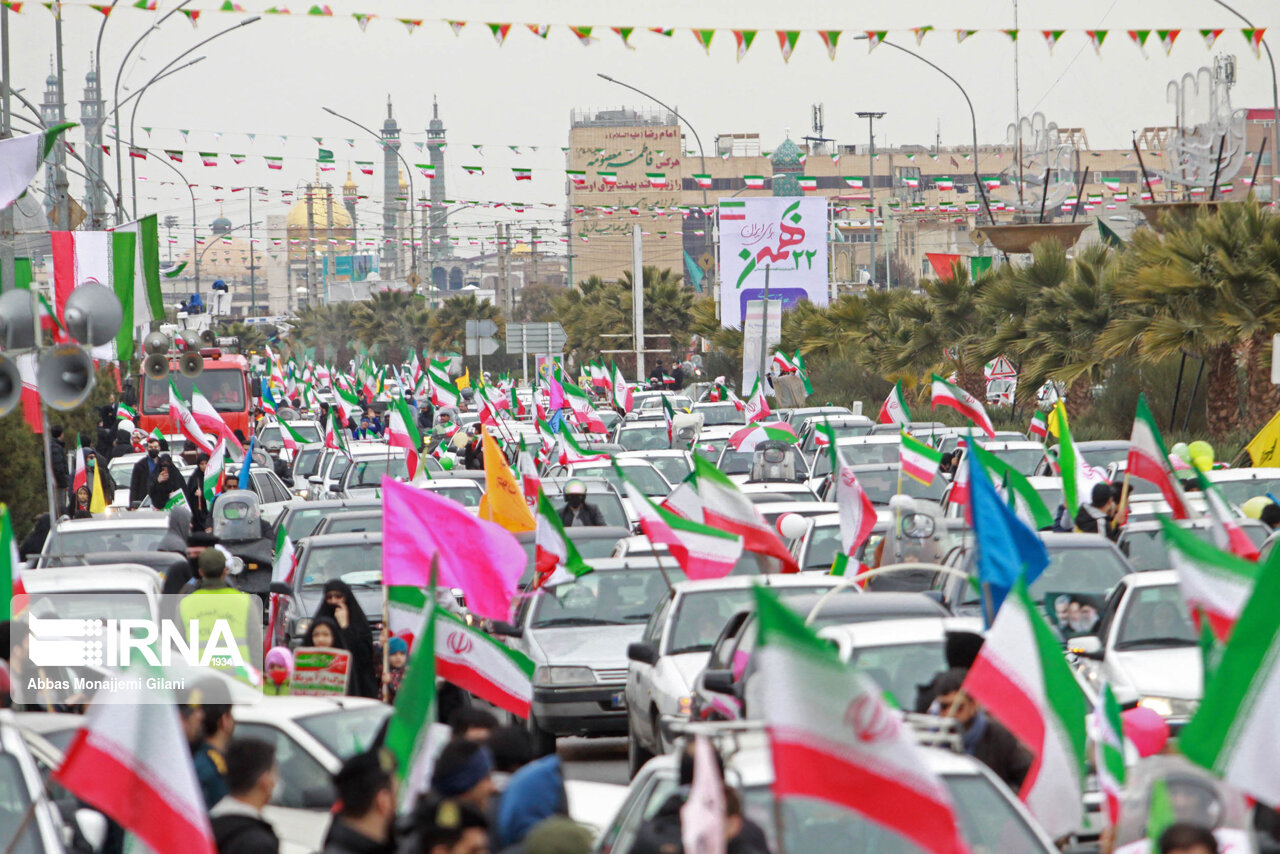 استاندار قم از حضور باشکوه مردم در راهپیمایی ۲۲ بهمن تقدیر کرد