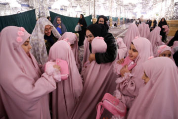 Iran : La « fête des anges » au sanctuaire de l'Imam Reza (P)