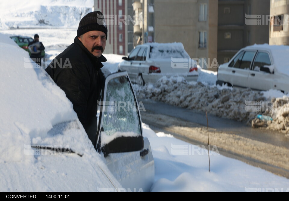 بارش برف و یخبندان در شهر سنندج