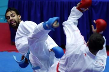 Téhéran (IRNA)-La première semaine du deuxième tour de la Super Ligue de Karaté des Clubs Masculins s'est tenue ce samedi soir (7 décembre 2024) à la salle de volley-ball Hijab de Téhéran. 