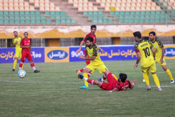 دیدار خوشه طلایی با آرمان گهر