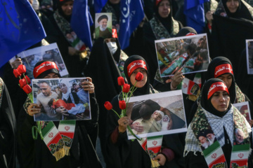 110 000 membres des forces Basij organisent un exercice pro-palestinien à Téhéran