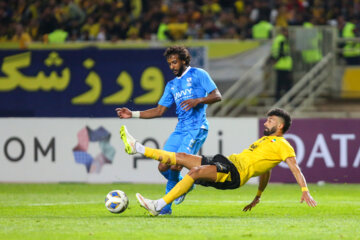 Football match between Sepahan and Al-Hilal