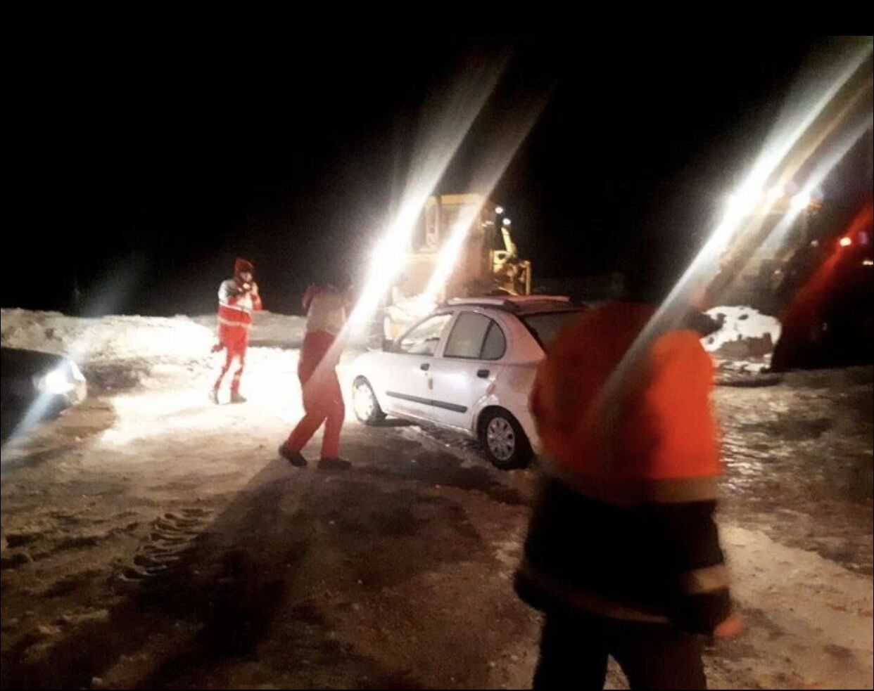 ۱۵۰ خودروی گرفتار در برف و کولاک البرز رها سازی شدند